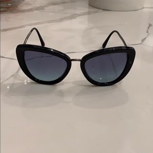 Practically brand new navy blue Chanel SUNGLASSES!